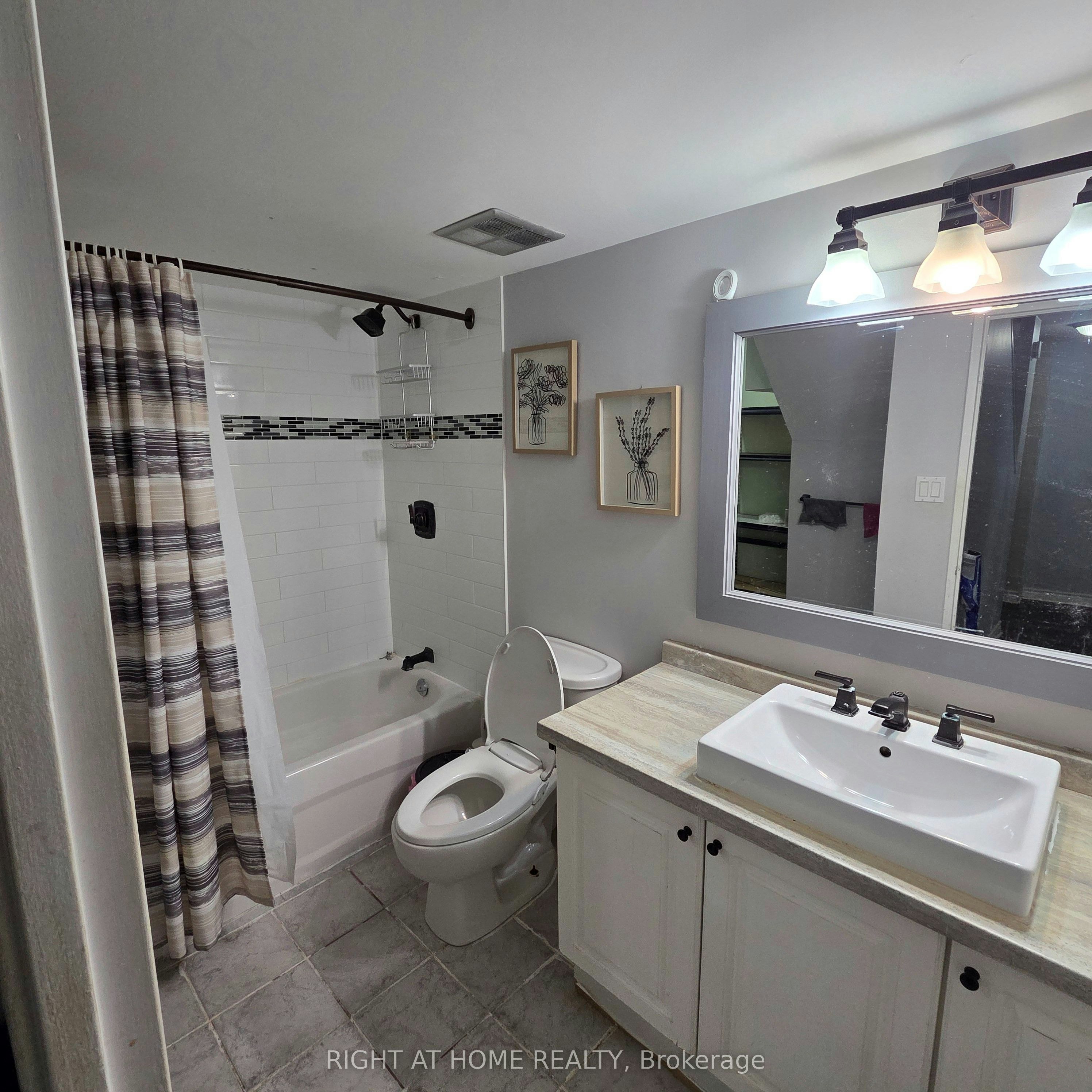 410-454 Centre Street, Oshawa, ON, L1H 4C2 - 19