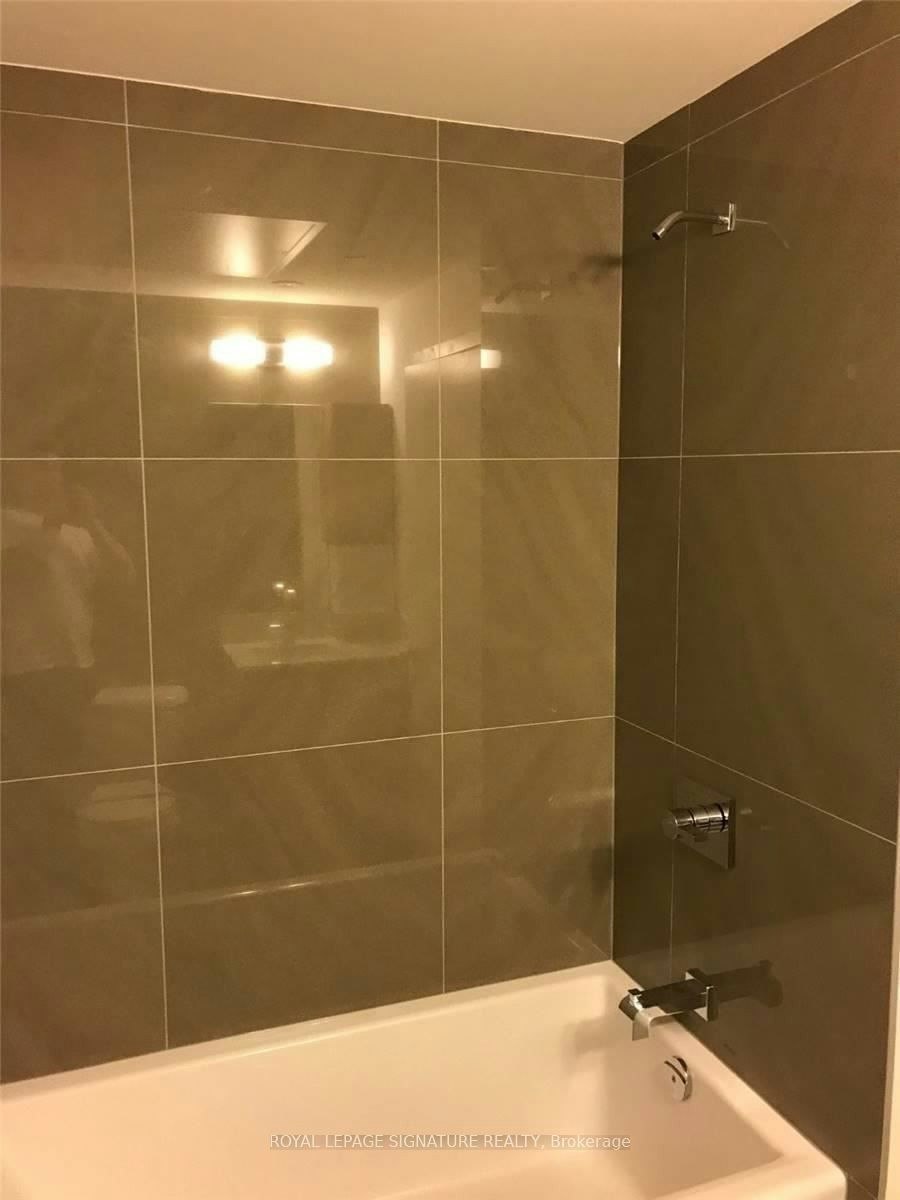 826-15 Baseball Place, Toronto, ON, M4M 0E7 - 11