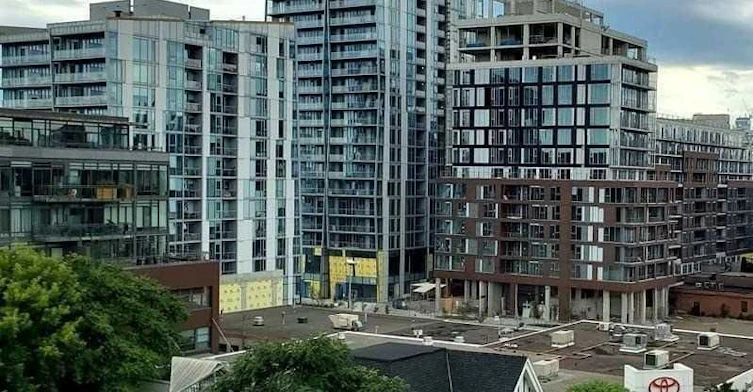 826-15 Baseball Place, Toronto, ON, M4M 0E7