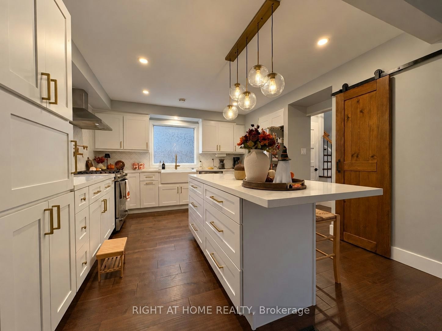 UPPER-1871 Una Road, Pickering, ON, L1V 3J5 - 3