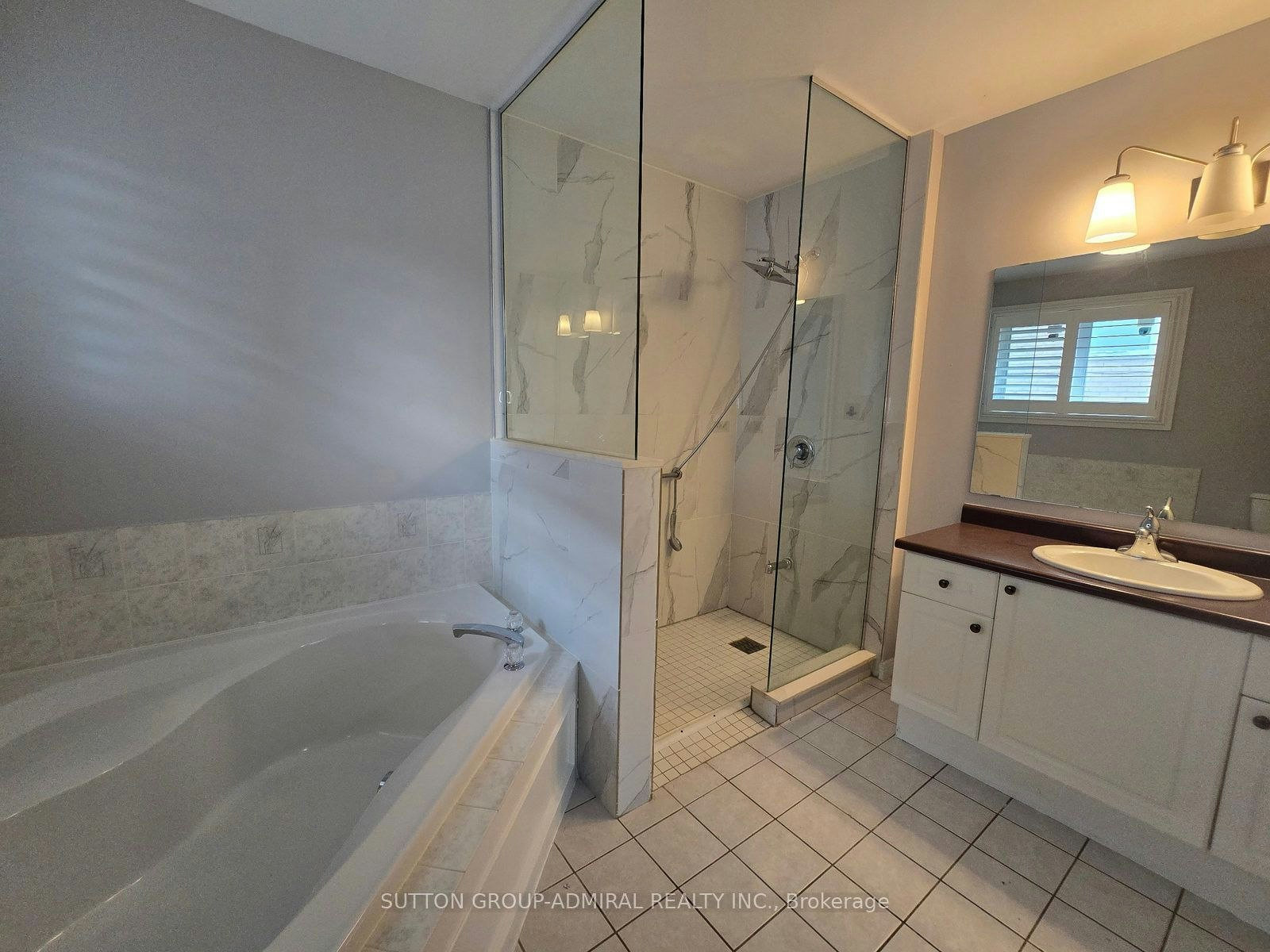 Main Flr-195 Ryerson Crescent, Oshawa, ON, L1G 8A8 - 6