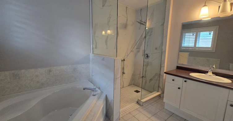 Main Flr-195 Ryerson Crescent, Oshawa, ON, L1G 8A8 - 6