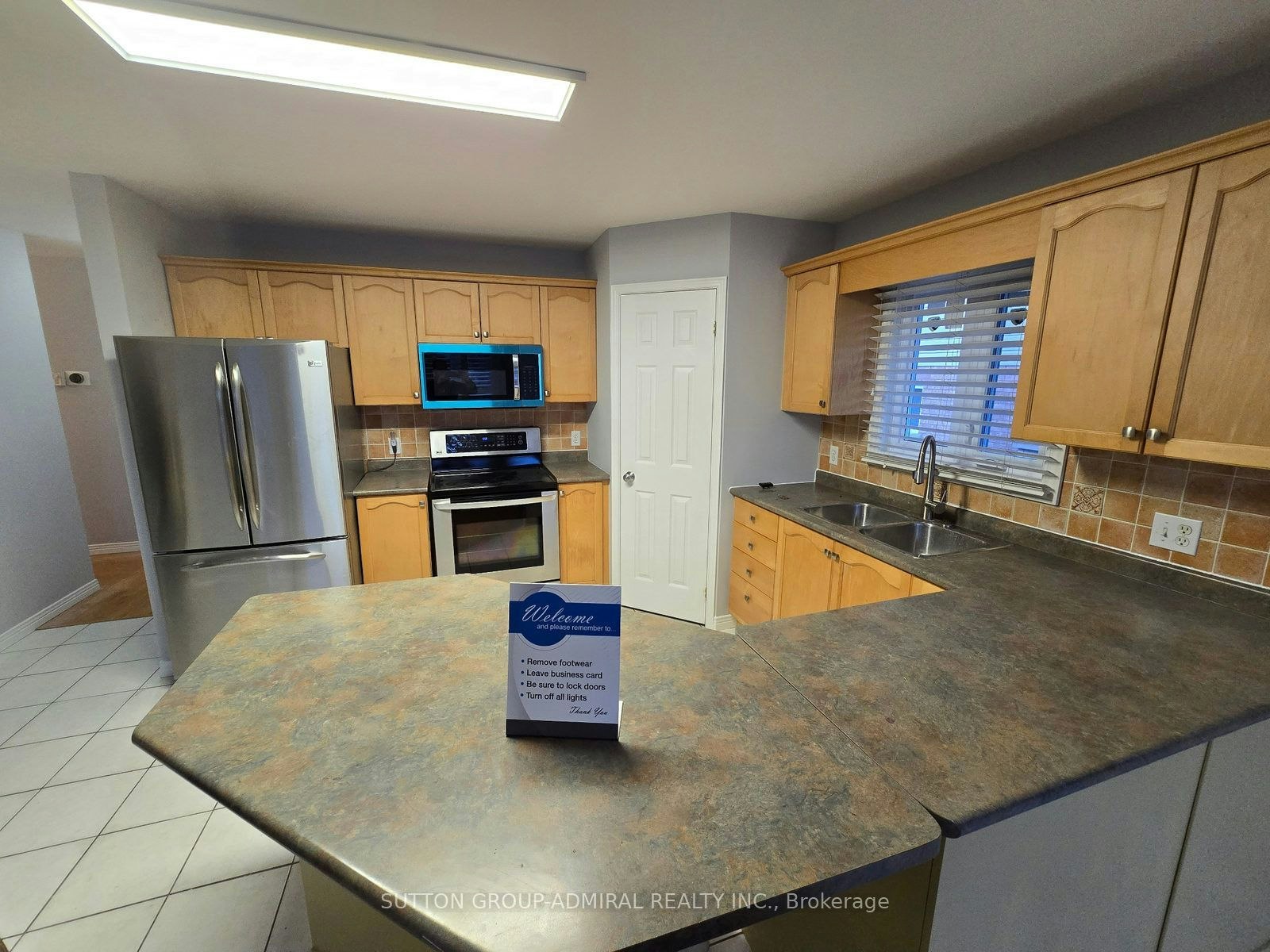 Main Flr-195 Ryerson Crescent, Oshawa, ON, L1G 8A8 - 13