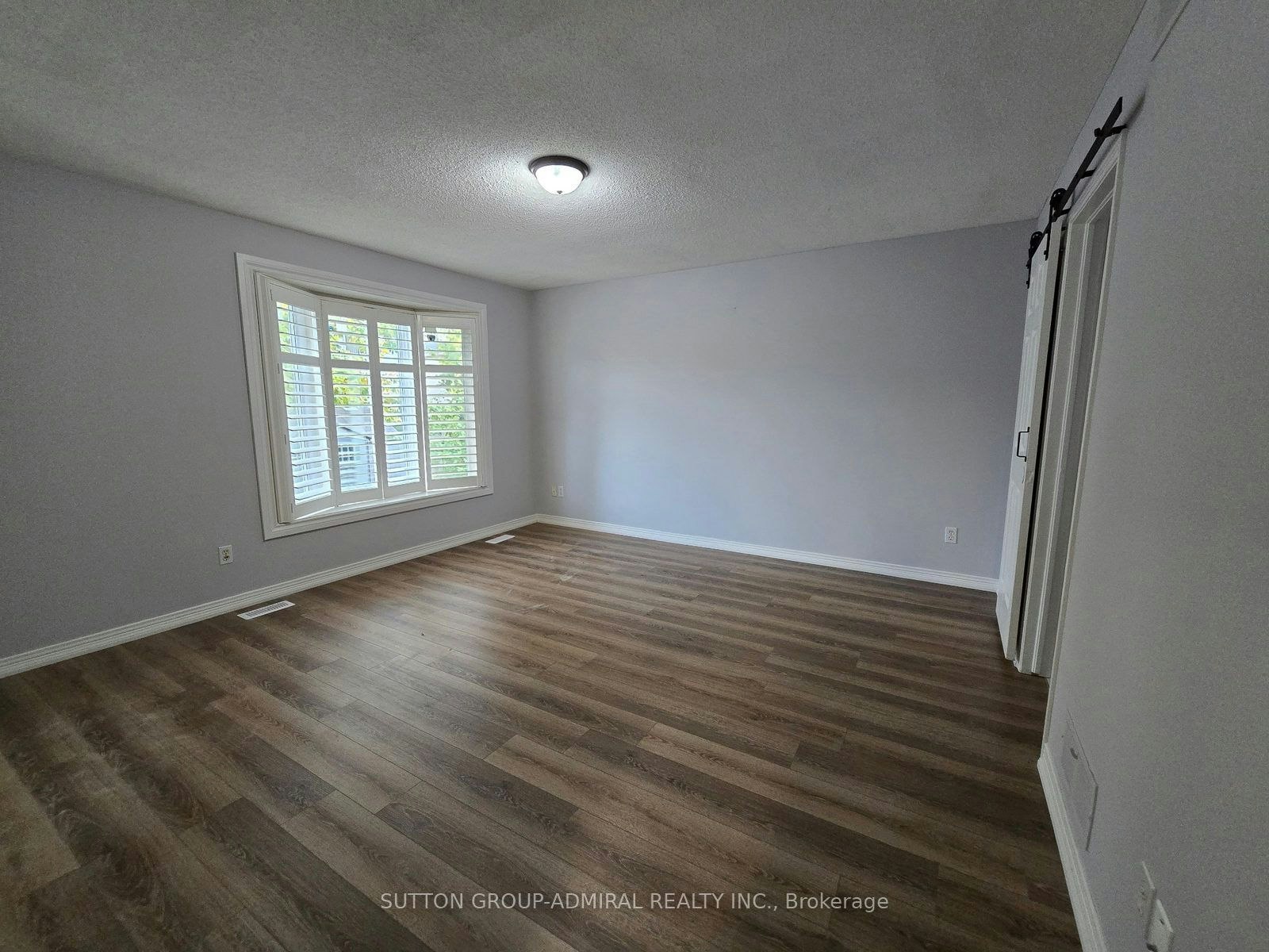 Main Flr-195 Ryerson Crescent, Oshawa, ON, L1G 8A8 - 4