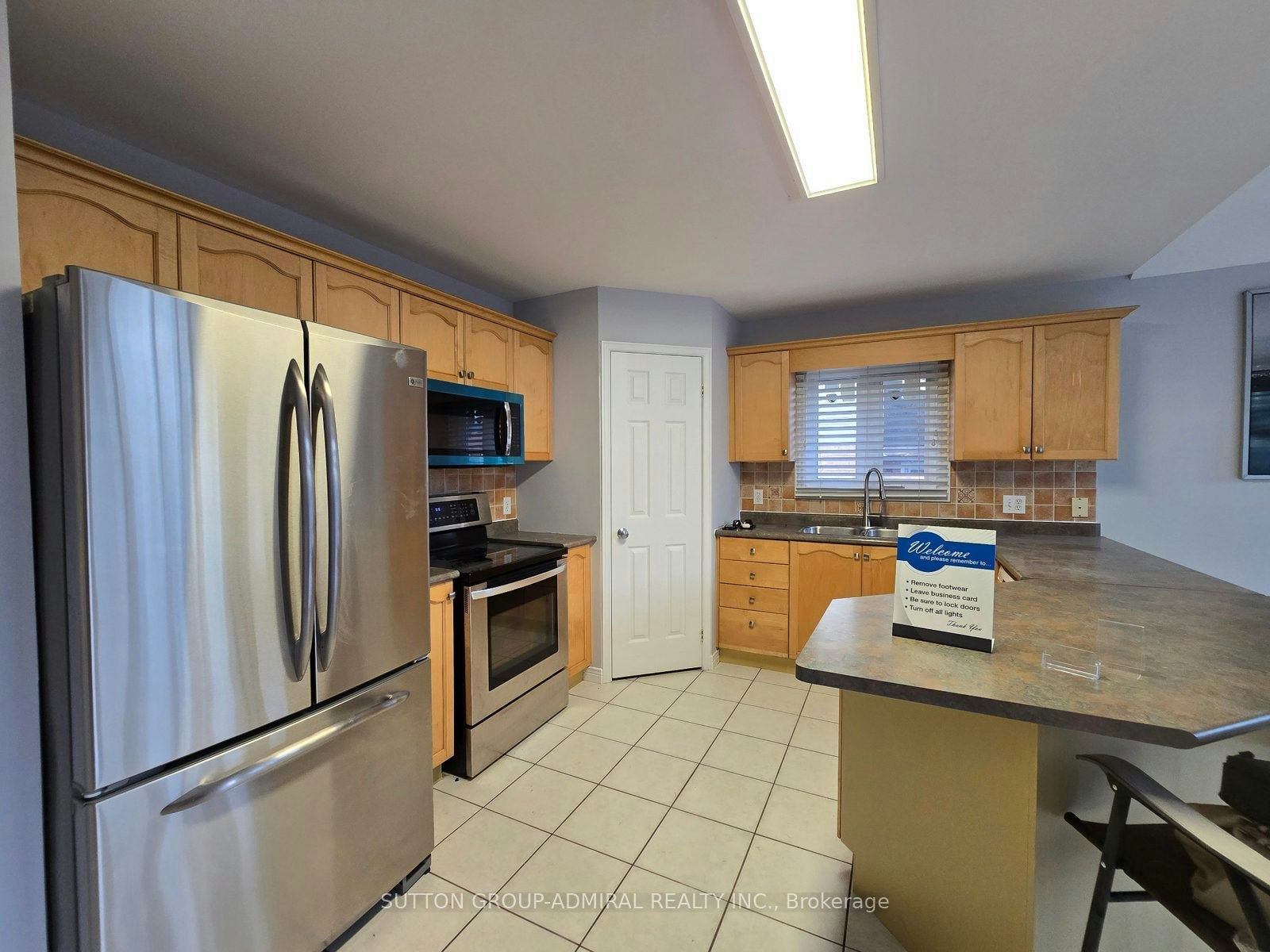 Main Flr-195 Ryerson Crescent, Oshawa, ON, L1G 8A8 - 2
