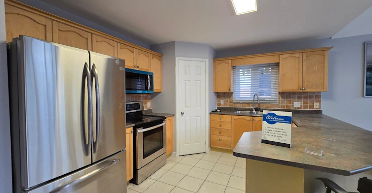 Main Flr-195 Ryerson Crescent, Oshawa, ON, L1G 8A8 - 2