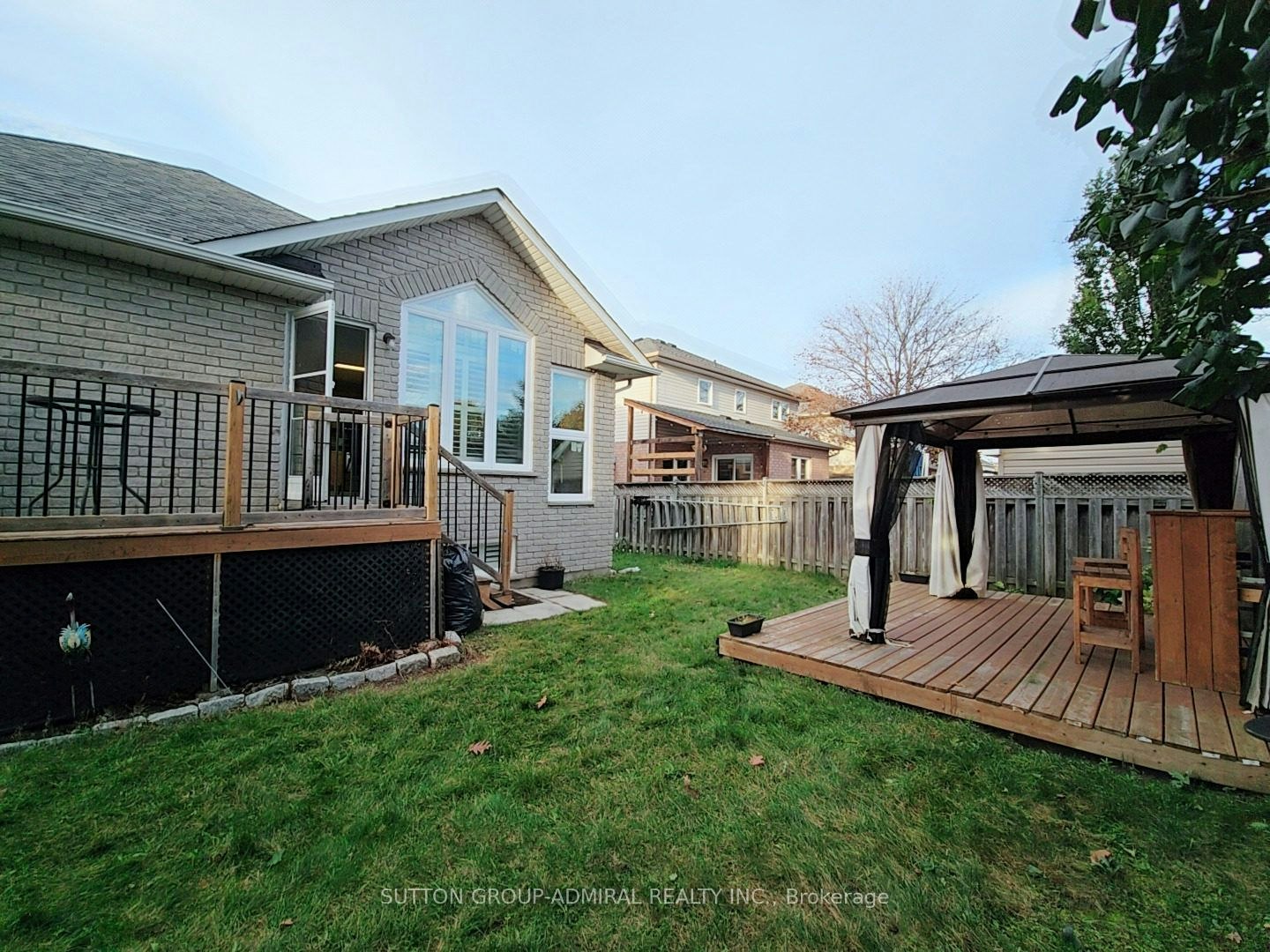 Main Flr-195 Ryerson Crescent, Oshawa, ON, L1G 8A8 - 16