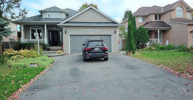 Main Flr-195 Ryerson Crescent, Oshawa, ON, L1G 8A8