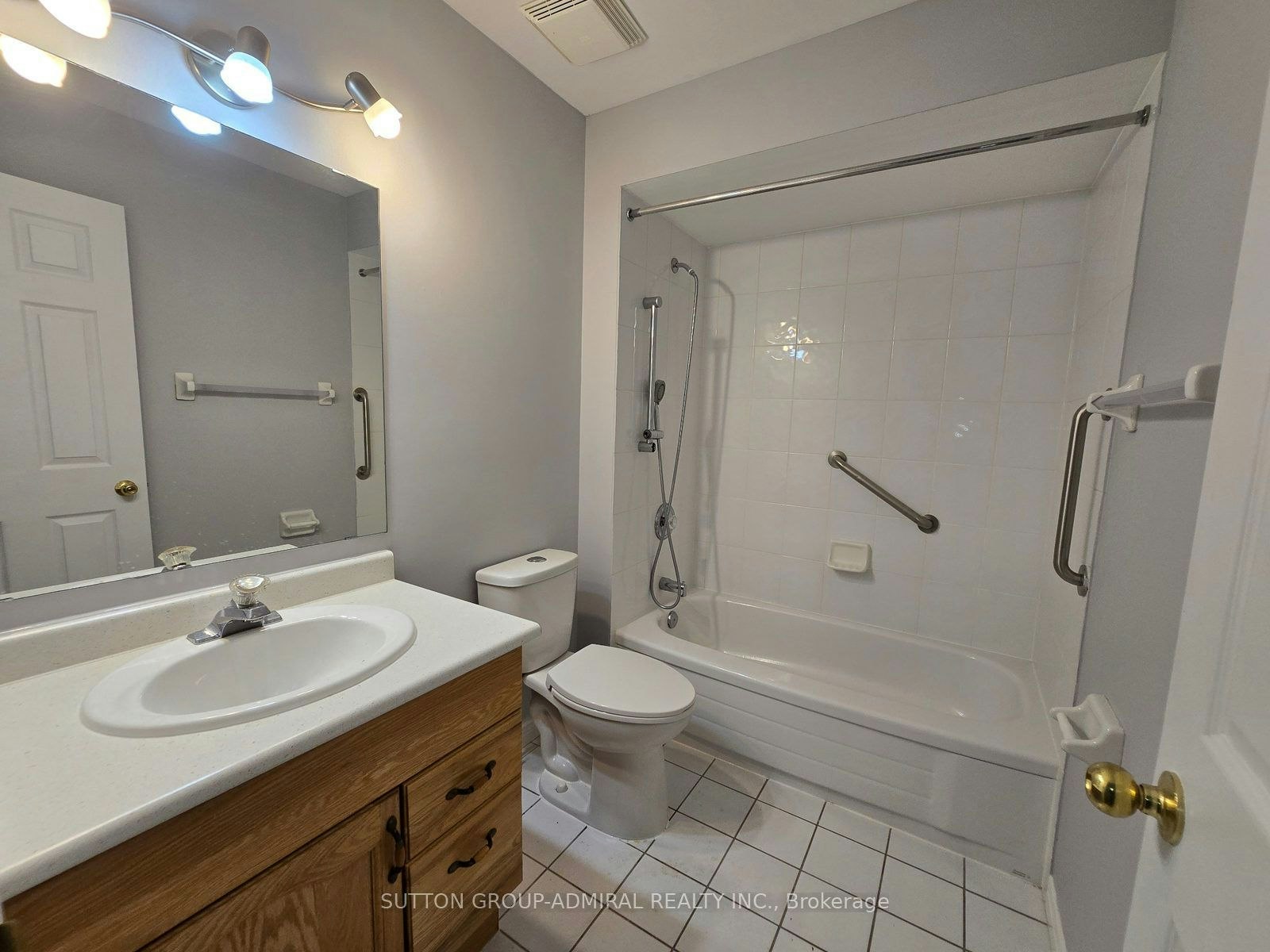 Main Flr-195 Ryerson Crescent, Oshawa, ON, L1G 8A8 - 9