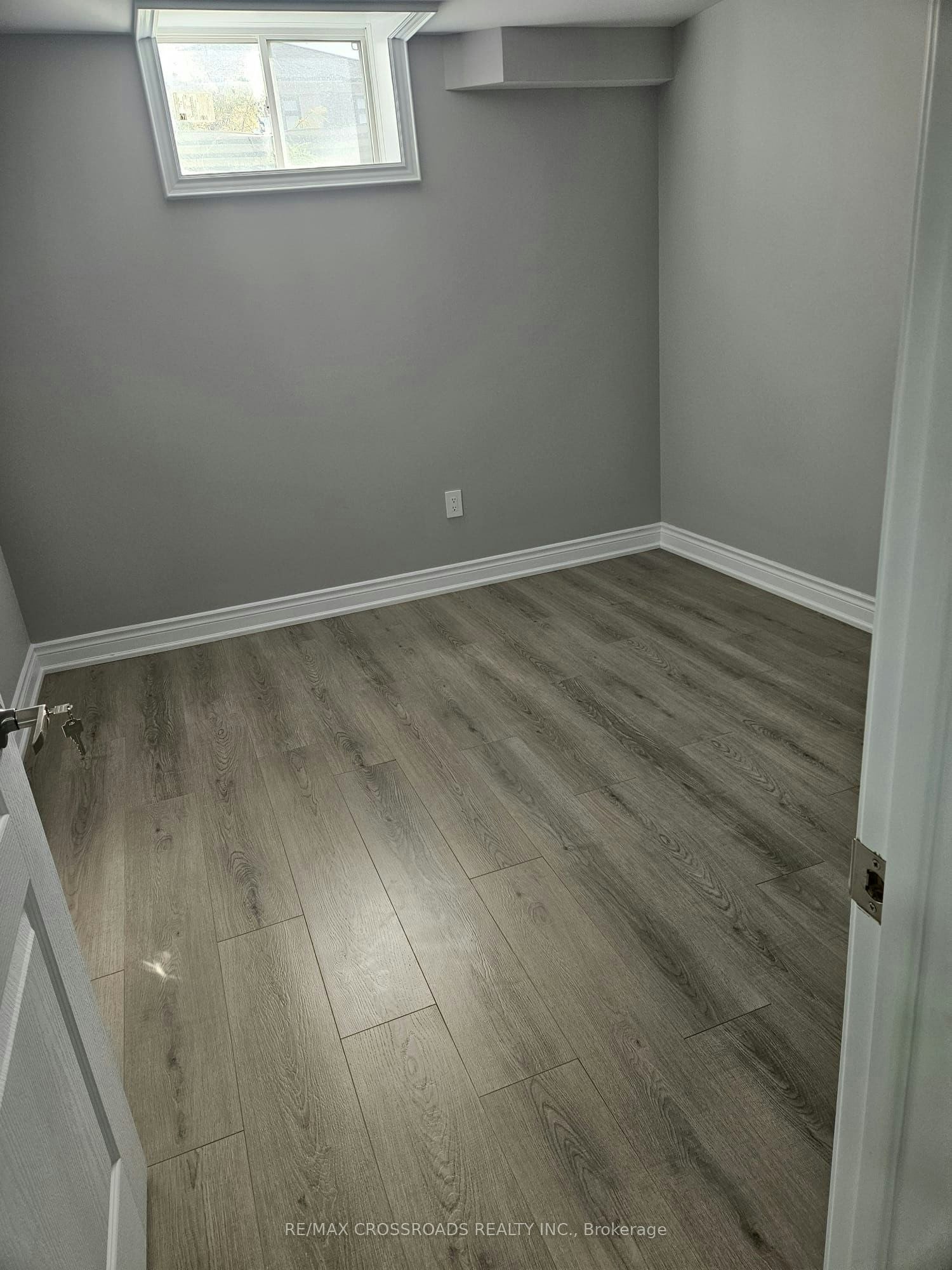 1291 Apollo Street, Oshawa, ON, L1K 3E7 - 4