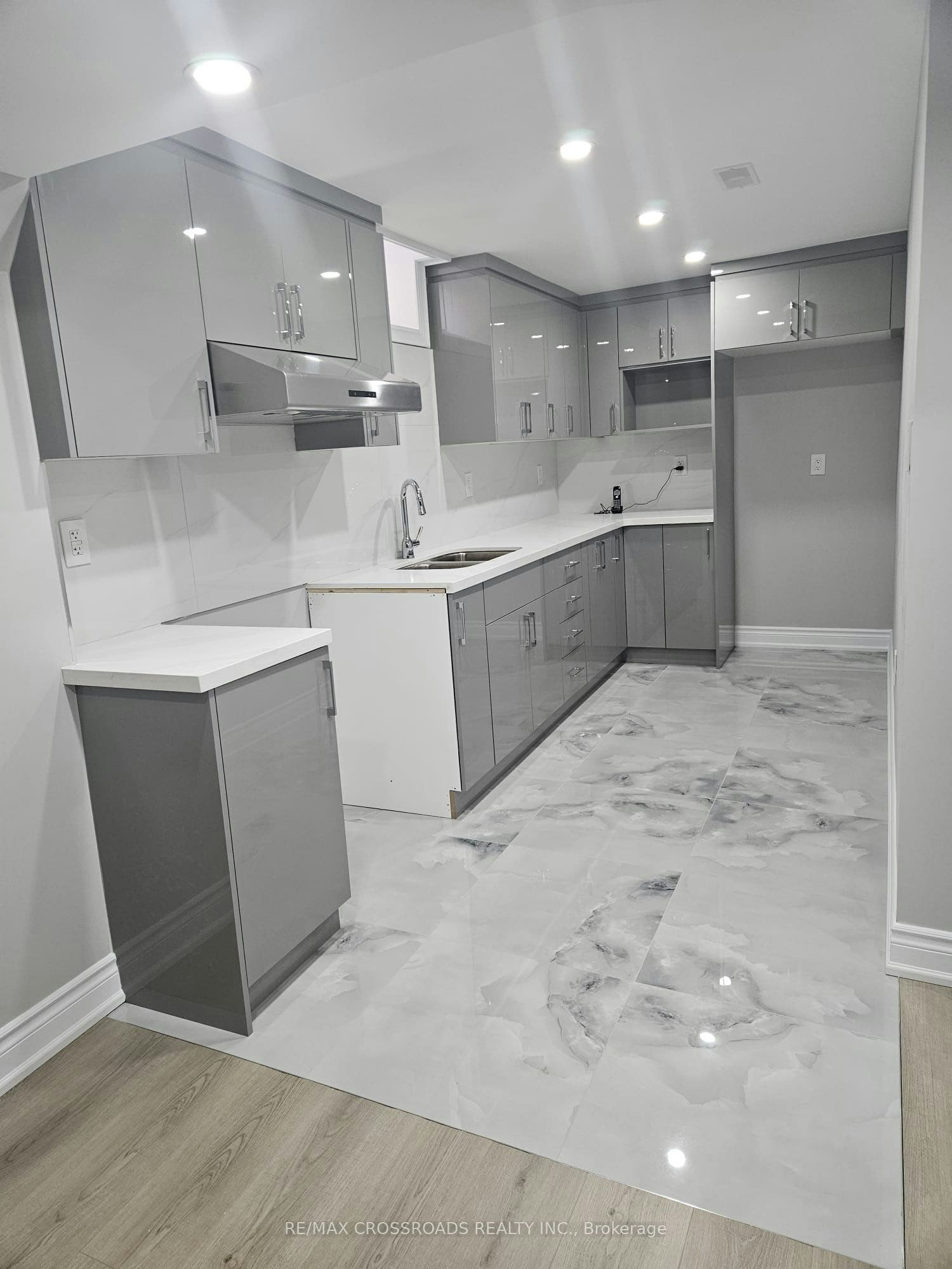 1291 Apollo Street, Oshawa, ON, L1K 3E7 - 9