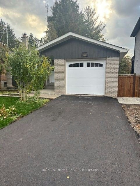 60 Allister Avenue N, Toronto, ON, M1M 3L3