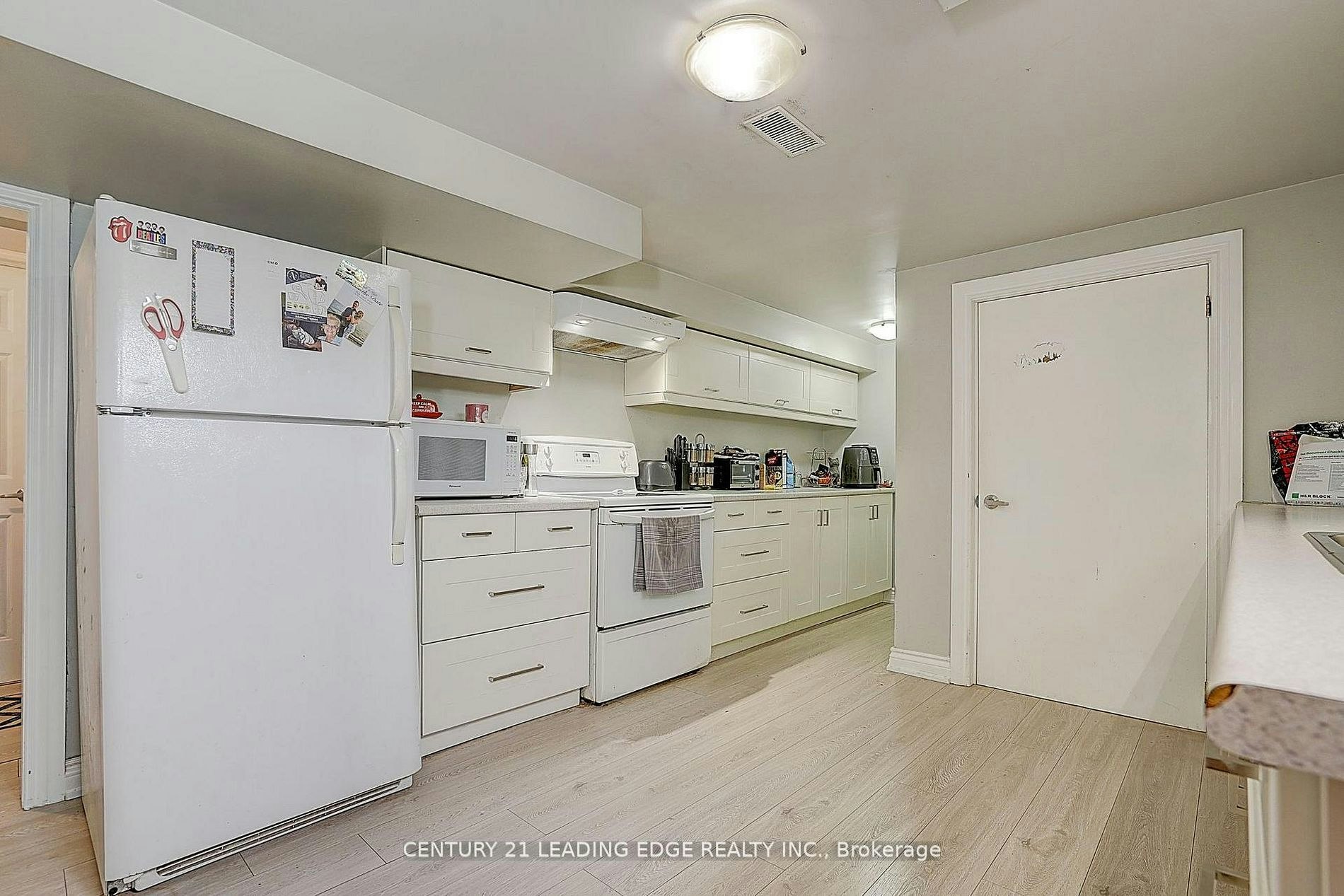 BSMT-284 Dover Street, Oshawa, ON, L1G 6G6 - 12