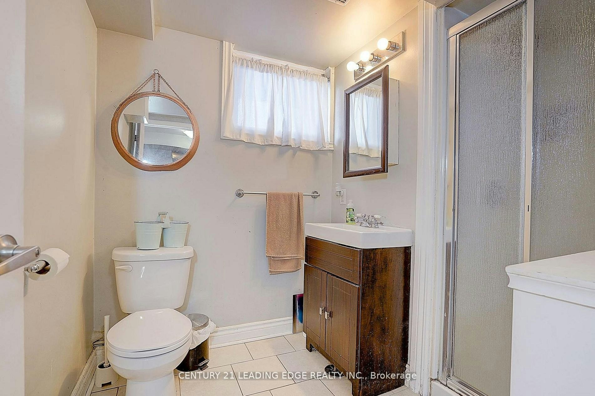 BSMT-284 Dover Street, Oshawa, ON, L1G 6G6 - 11