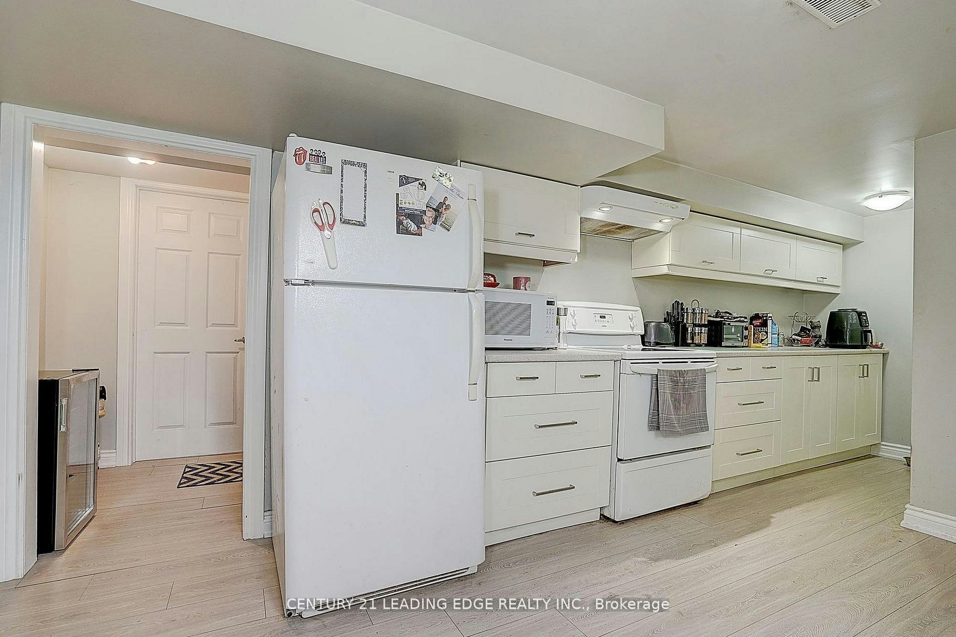 BSMT-284 Dover Street, Oshawa, ON, L1G 6G6 - 19
