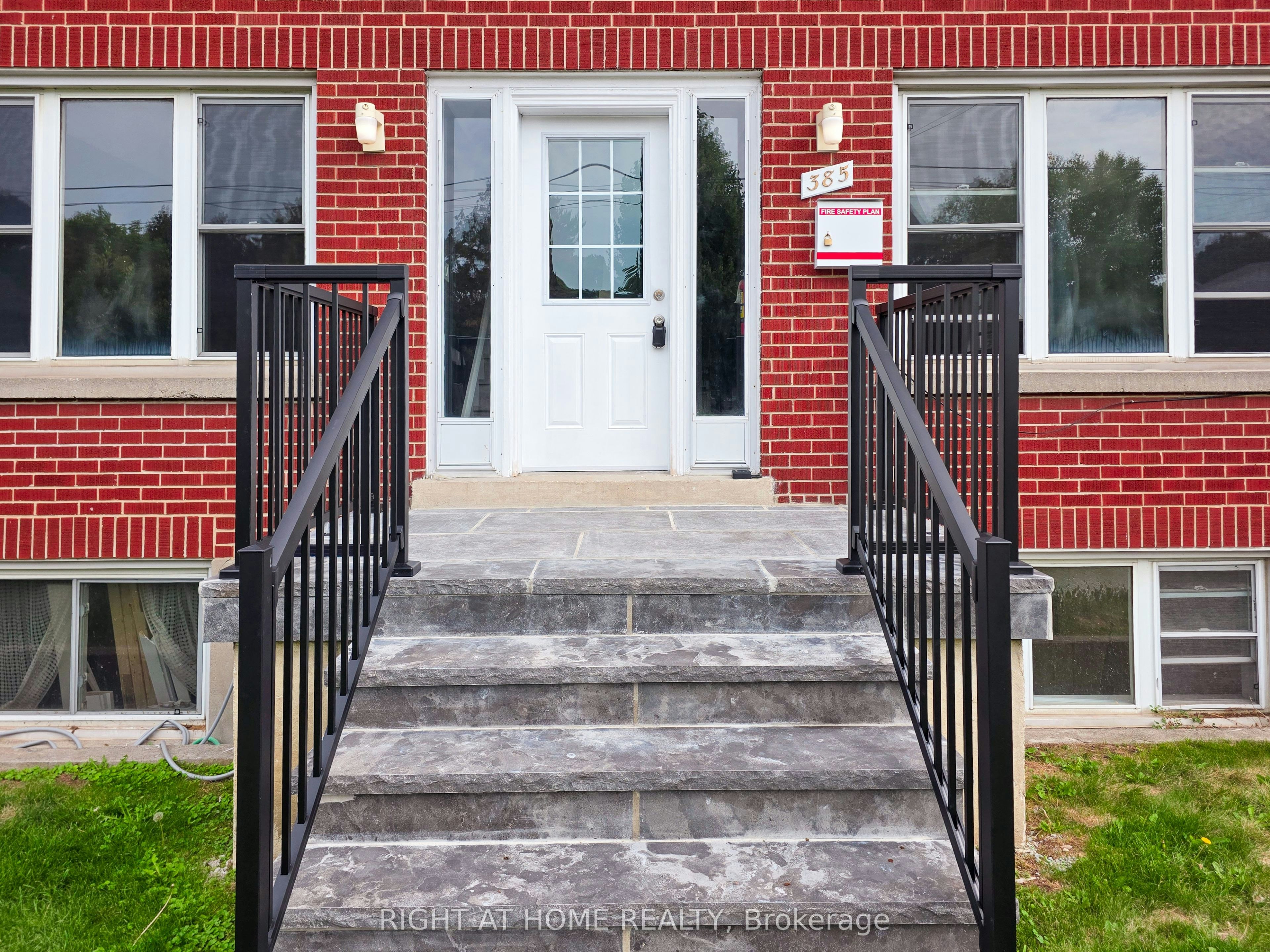 UpperFloor-385 Mary Street N, Oshawa, ON, L1G 5C9 - 4