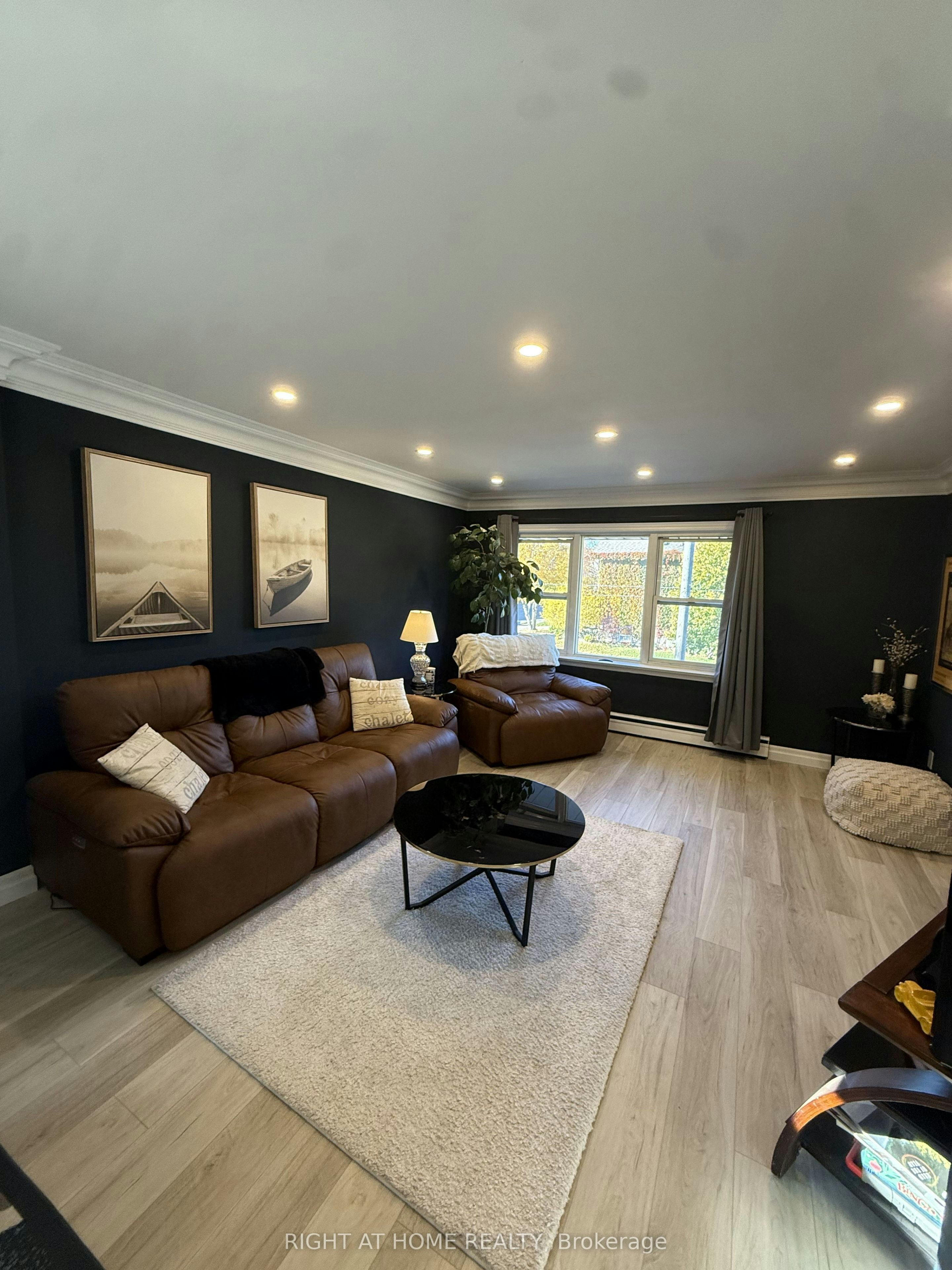 UpperFloor-385 Mary Street N, Oshawa, ON, L1G 5C9 - 16