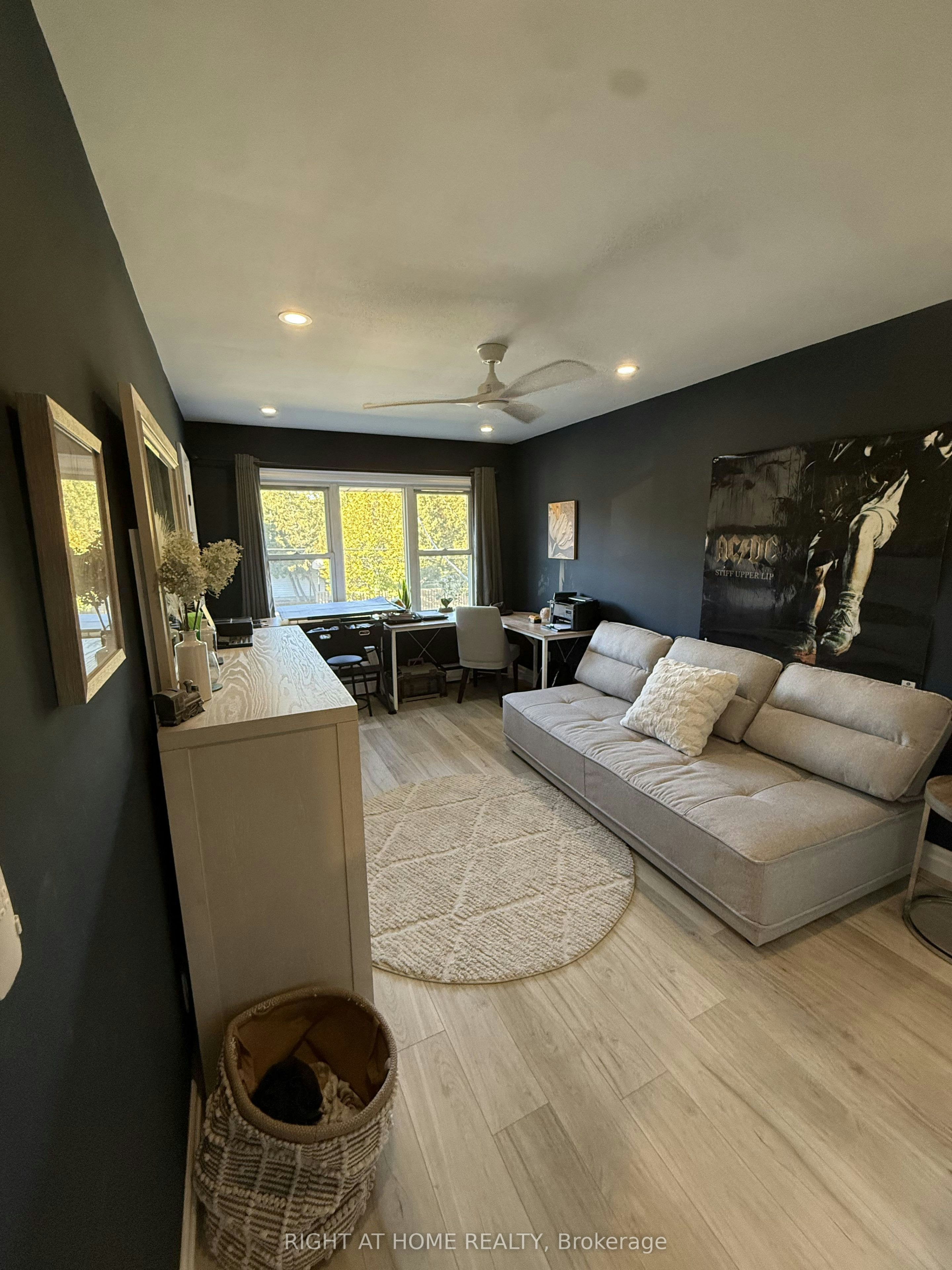 UpperFloor-385 Mary Street N, Oshawa, ON, L1G 5C9 - 14