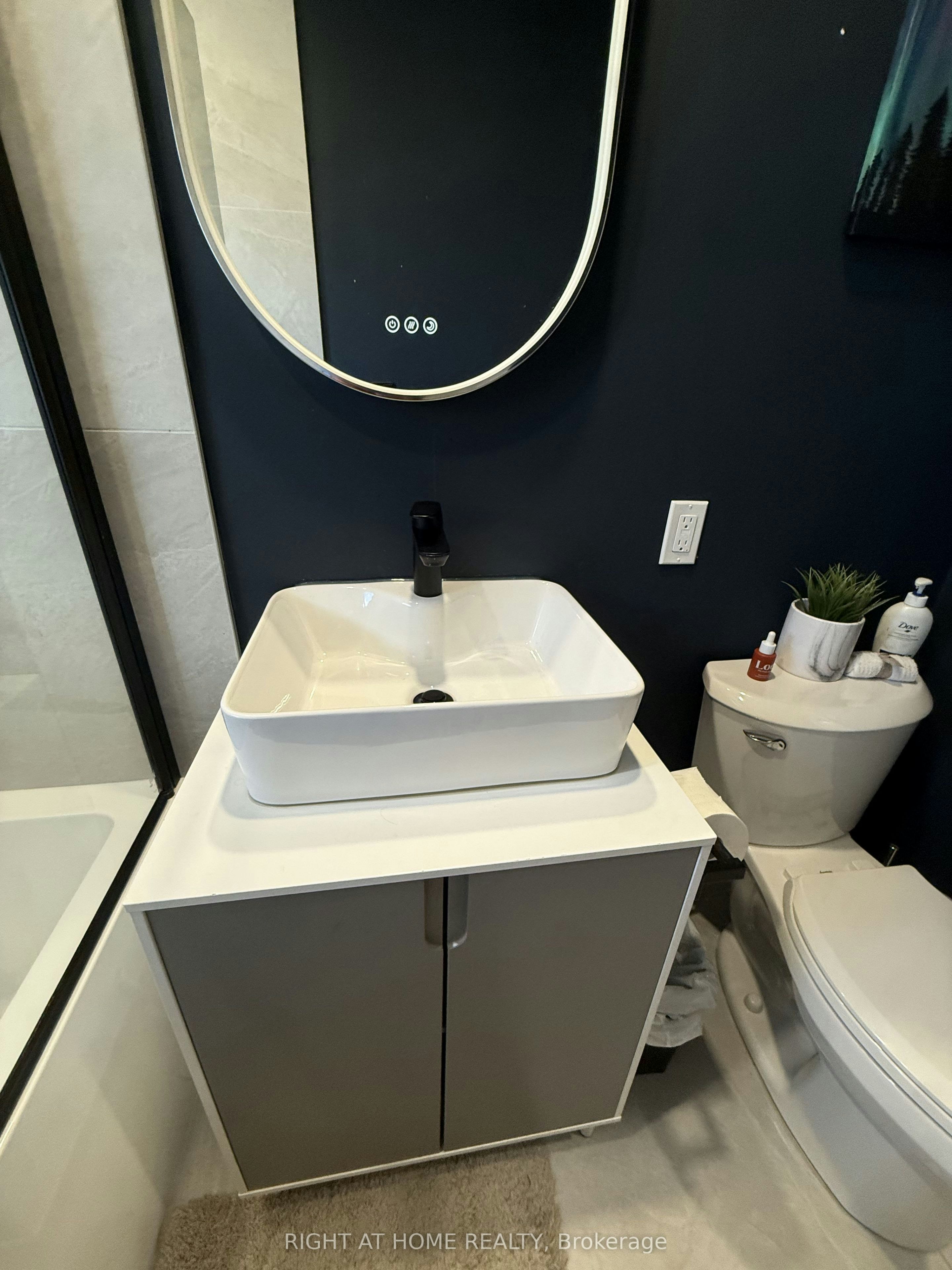 UpperFloor-385 Mary Street N, Oshawa, ON, L1G 5C9 - 22