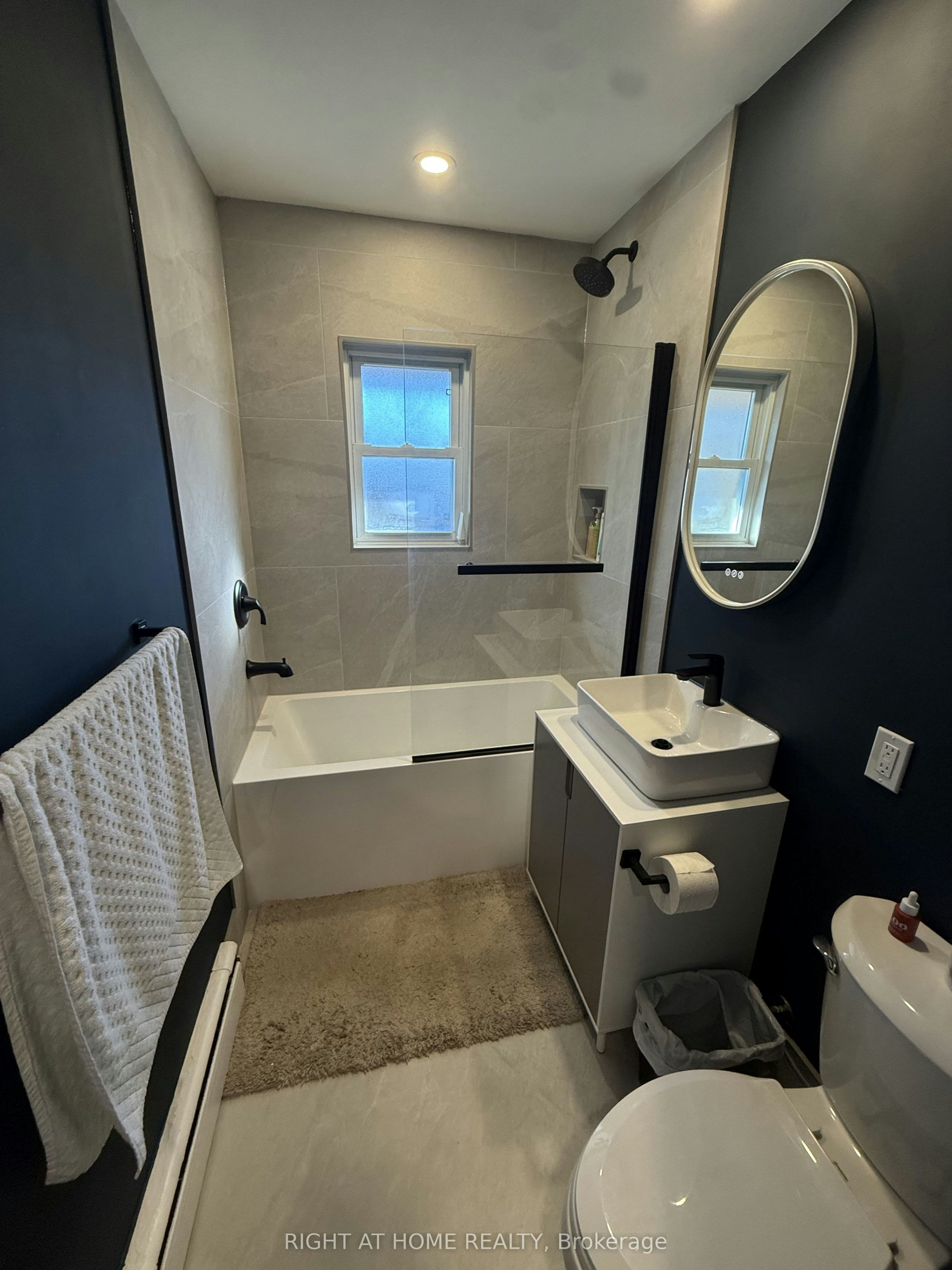 UpperFloor-385 Mary Street N, Oshawa, ON, L1G 5C9 - 24