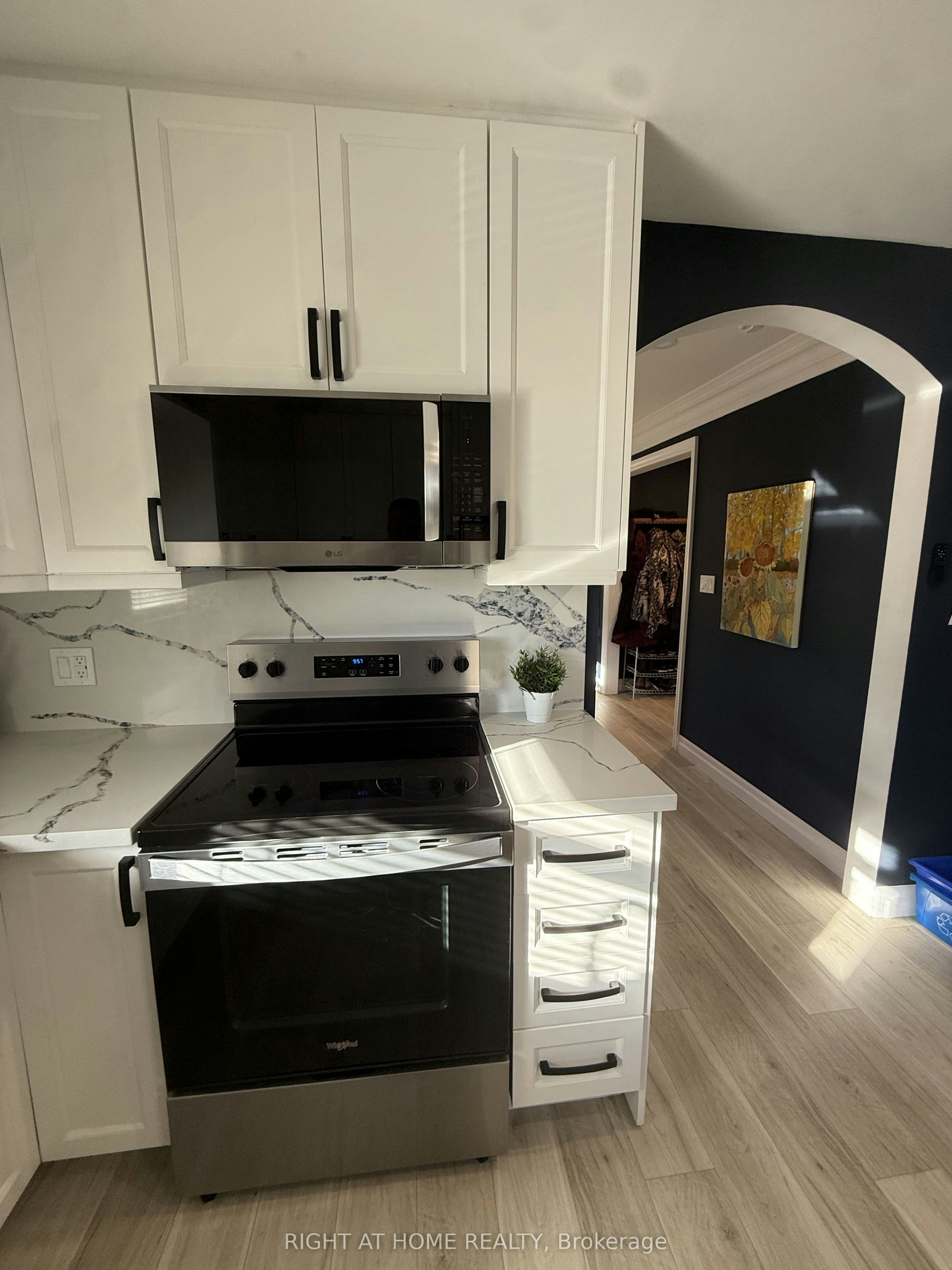 UpperFloor-385 Mary Street N, Oshawa, ON, L1G 5C9 - 21
