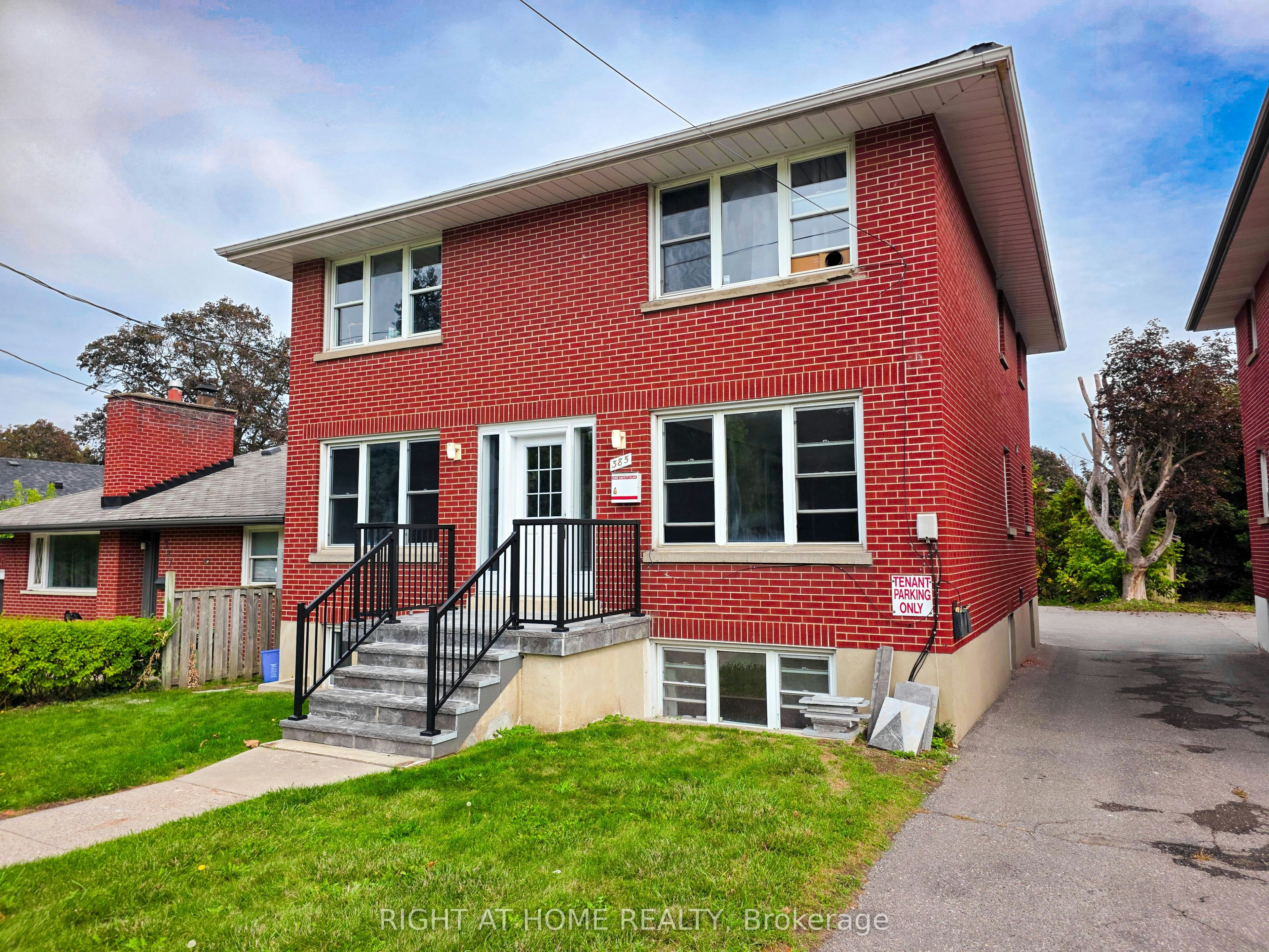 UpperFloor-385 Mary Street N, Oshawa, ON, L1G 5C9 - 3