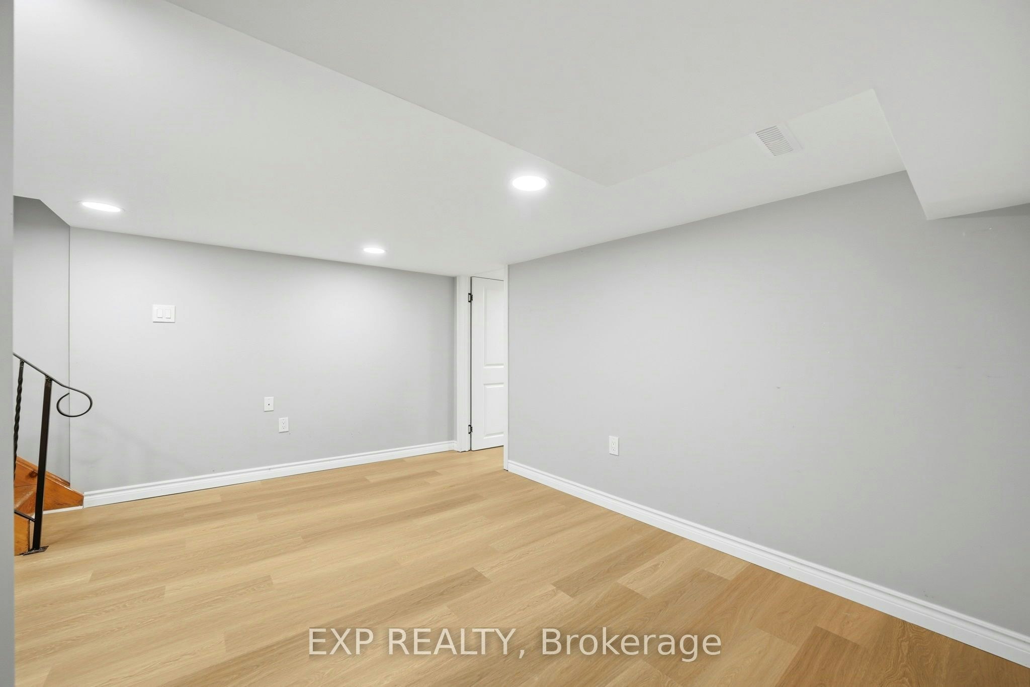 B-44 Donlands Avenue, Toronto, ON, M4J 3N6 - 10