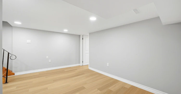 B-44 Donlands Avenue, Toronto, ON, M4J 3N6 - 10