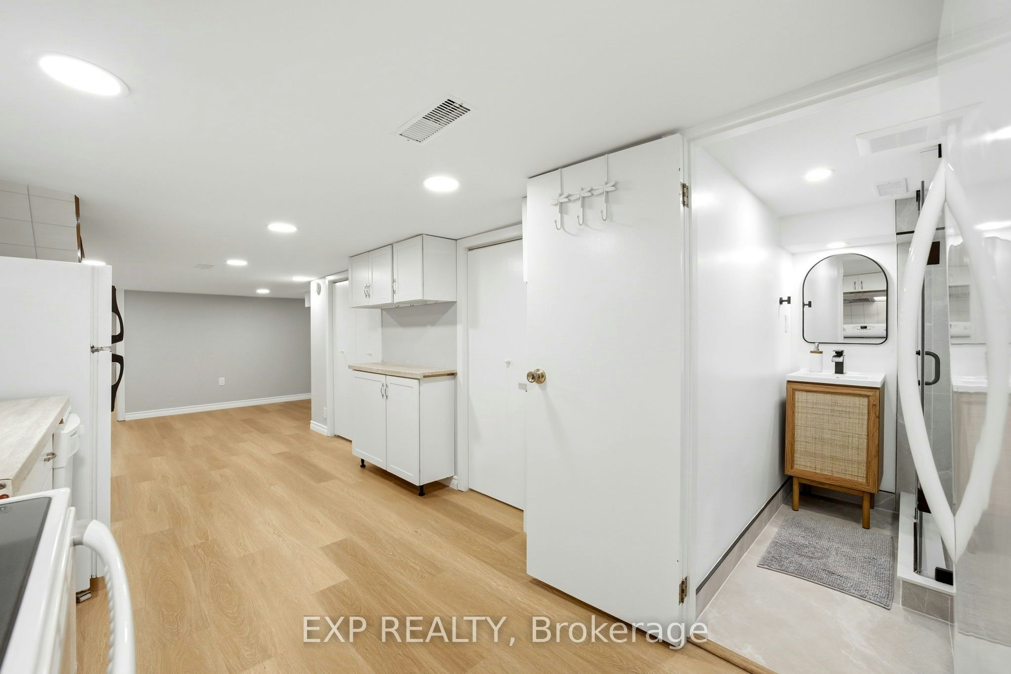 B-44 Donlands Avenue, Toronto, ON, M4J 3N6 - 6