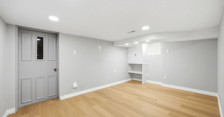 B-44 Donlands Avenue, Toronto, ON, M4J 3N6 - 9