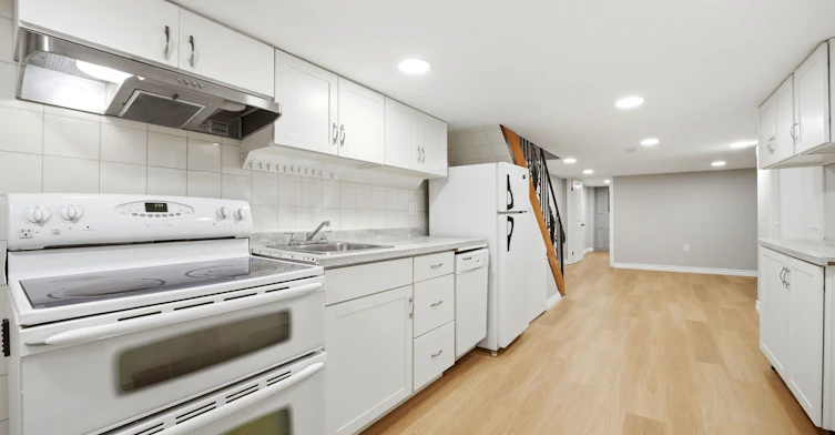 B-44 Donlands Avenue, Toronto, ON, M4J 3N6 - 4