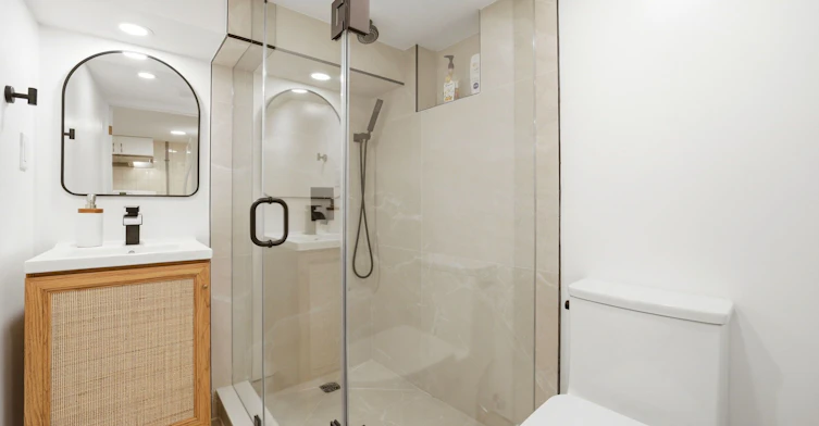 B-44 Donlands Avenue, Toronto, ON, M4J 3N6 - 7