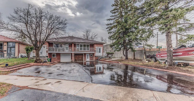 1 Horton Boulevard S, Toronto, ON, M1J 1K7