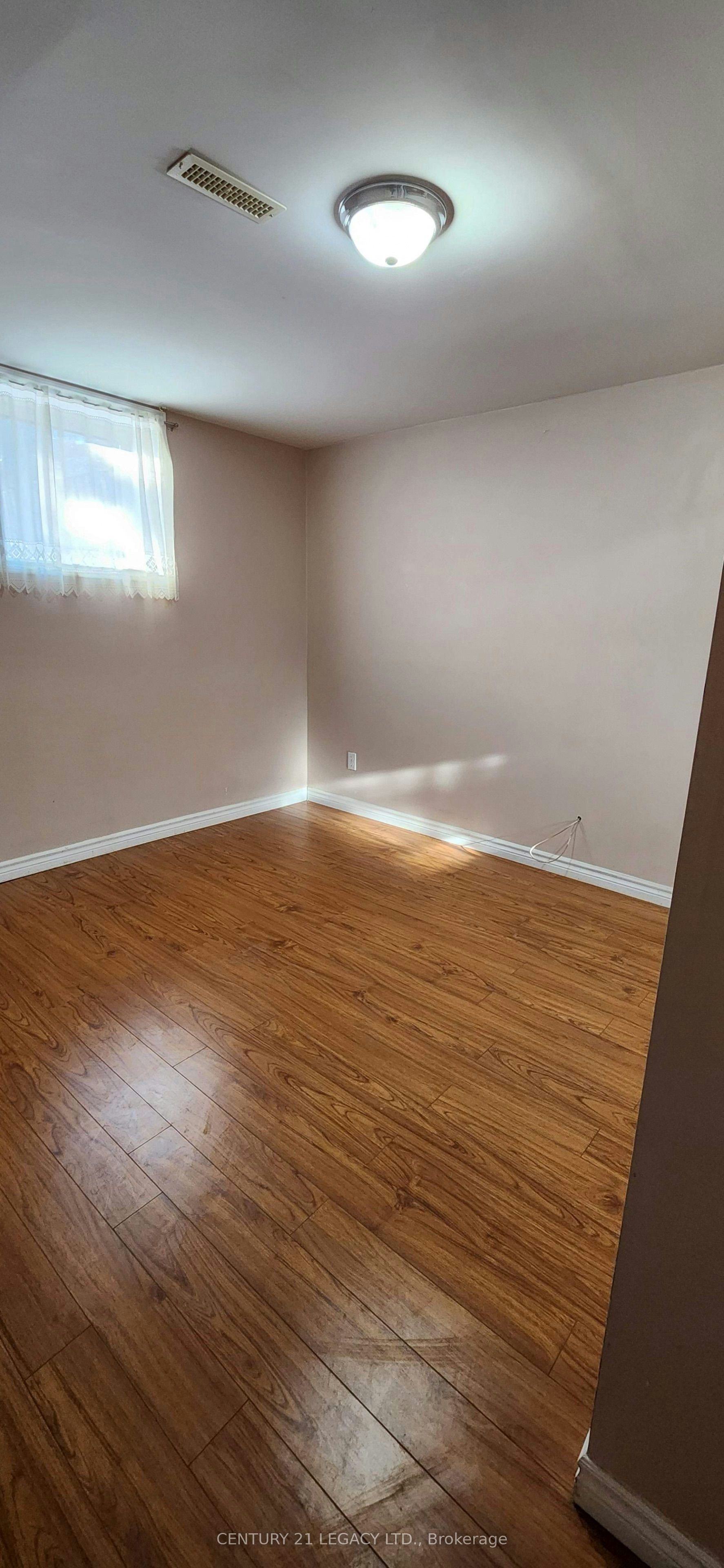 BASEMENT-27 Par Avenue, Toronto, ON, M1G 2G5 - 13