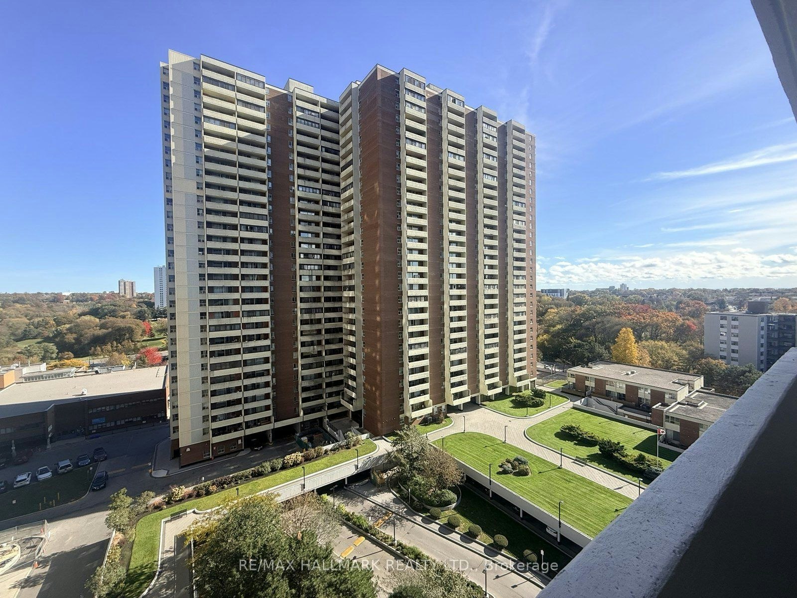 1202-1 Massey Square, Toronto, ON, M4C 5L4