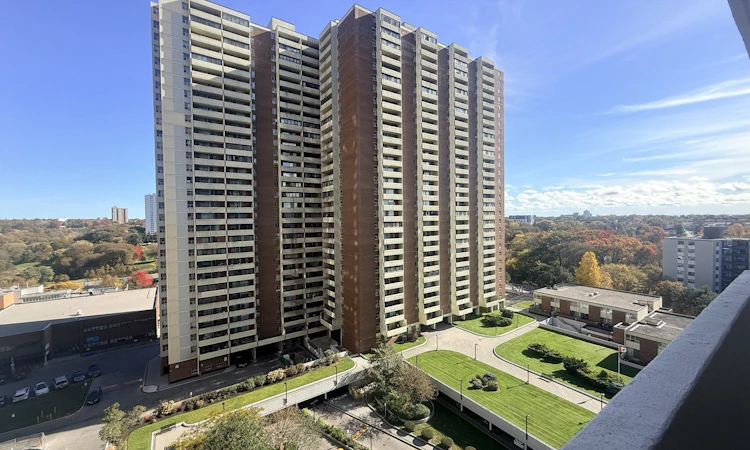 1202-1 Massey Square