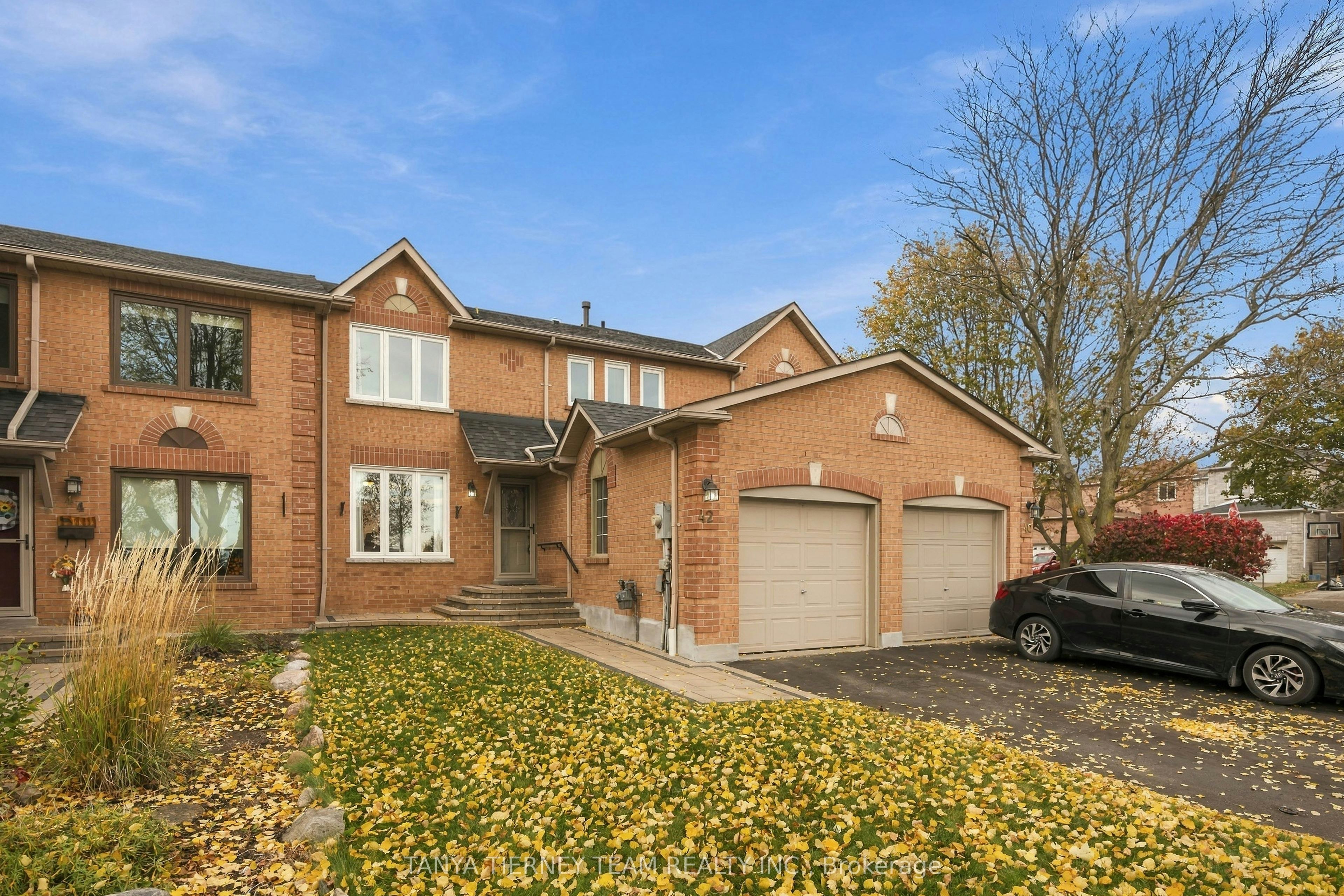 42 Old Colony Drive, Whitby, ON, L1R 2A4