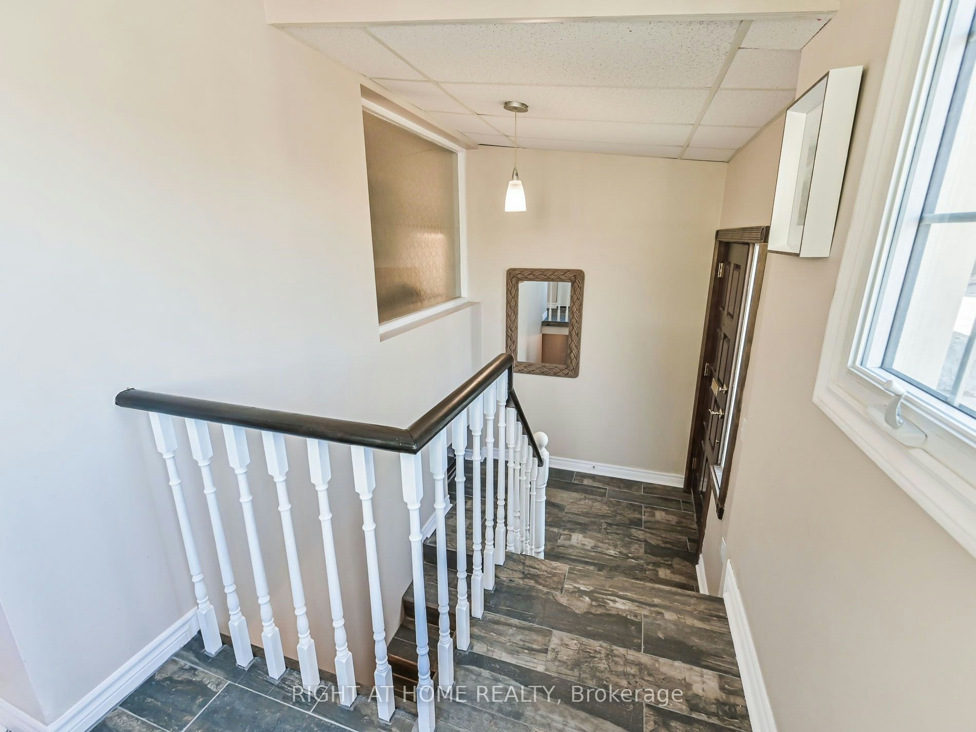 Upper-677 Mortimer Avenue, Toronto, ON, M4C 2K1 - 3