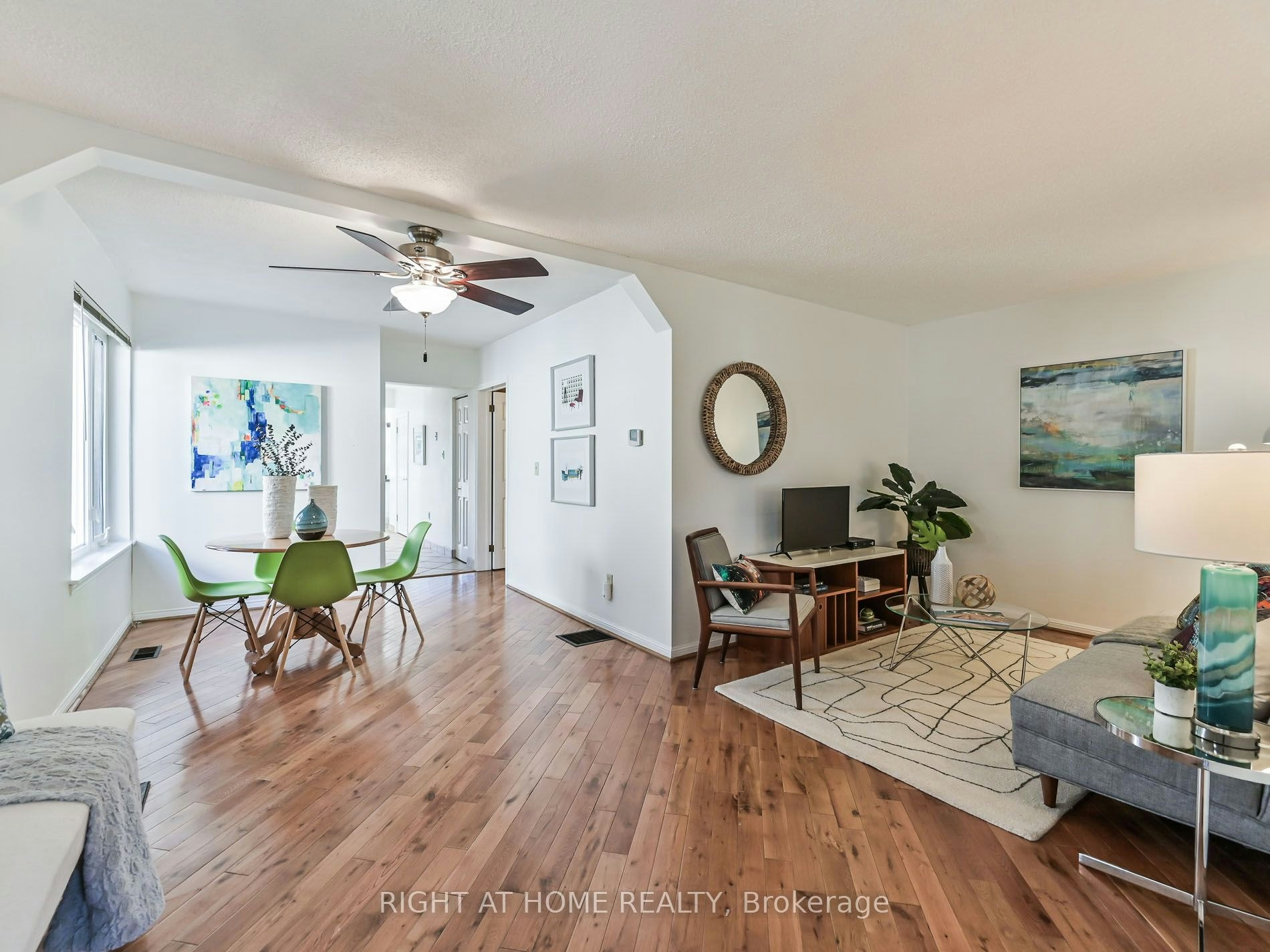 Upper-677 Mortimer Avenue, Toronto, ON, M4C 2K1 - 7