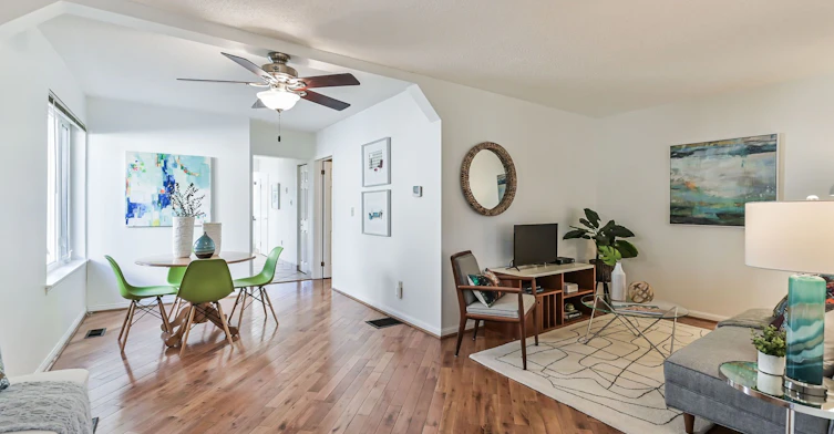 Upper-677 Mortimer Avenue, Toronto, ON, M4C 2K1 - 7