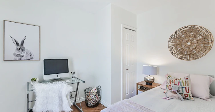 Upper-677 Mortimer Avenue, Toronto, ON, M4C 2K1 - 19