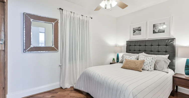 Upper-677 Mortimer Avenue, Toronto, ON, M4C 2K1 - 17
