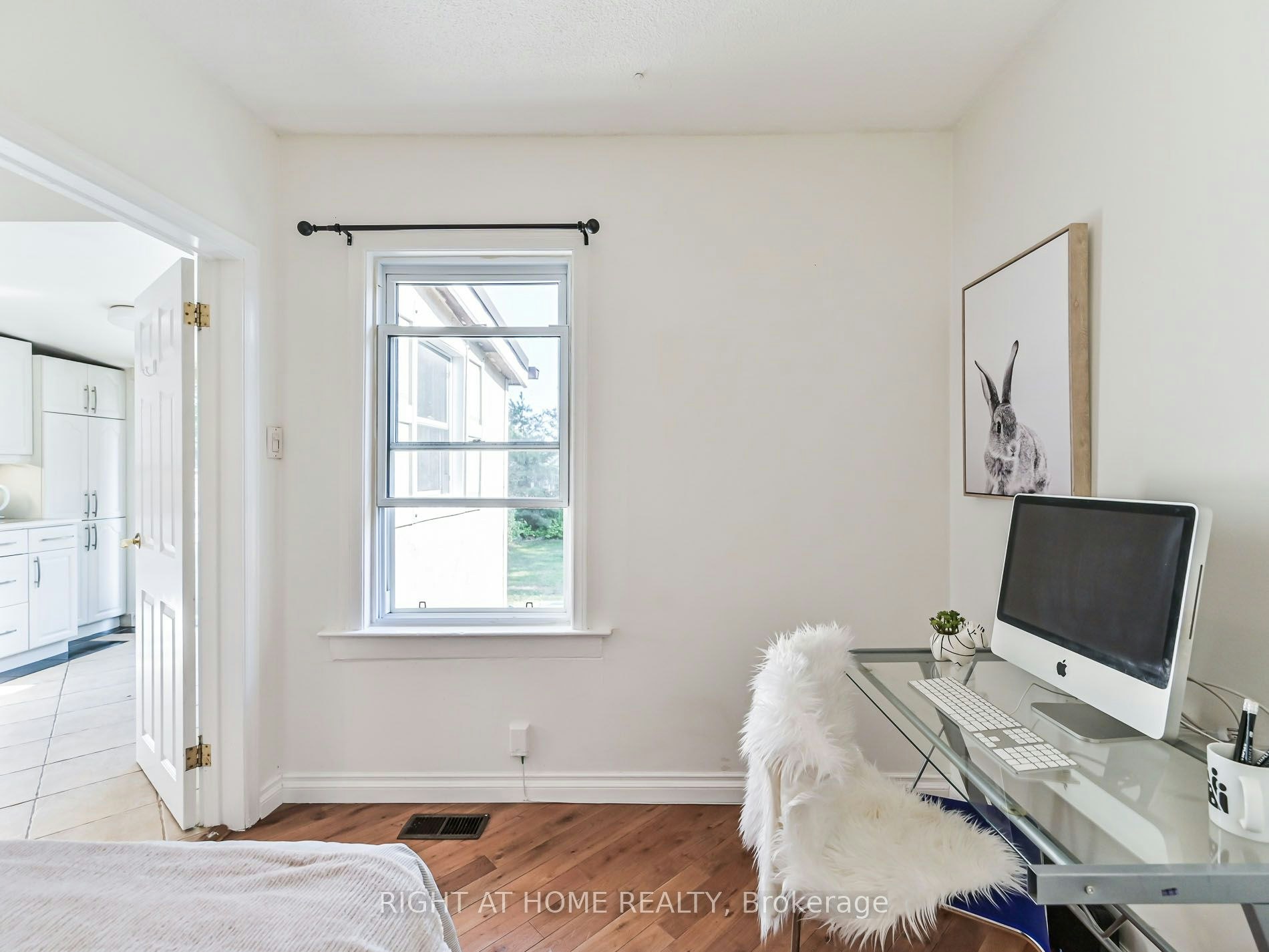 Upper-677 Mortimer Avenue, Toronto, ON, M4C 2K1 - 20