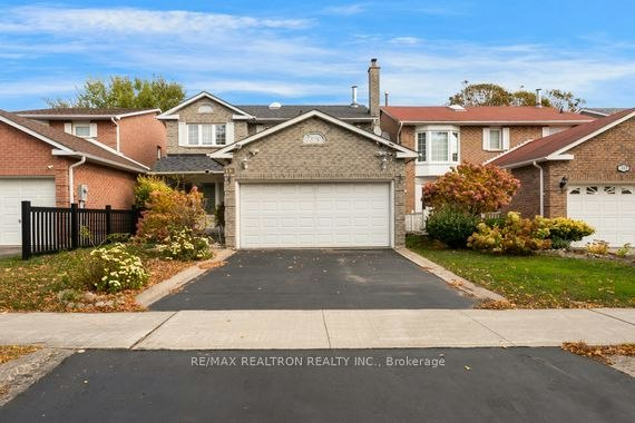 113 Halfmoon Square, Toronto, ON, M1C 3V2