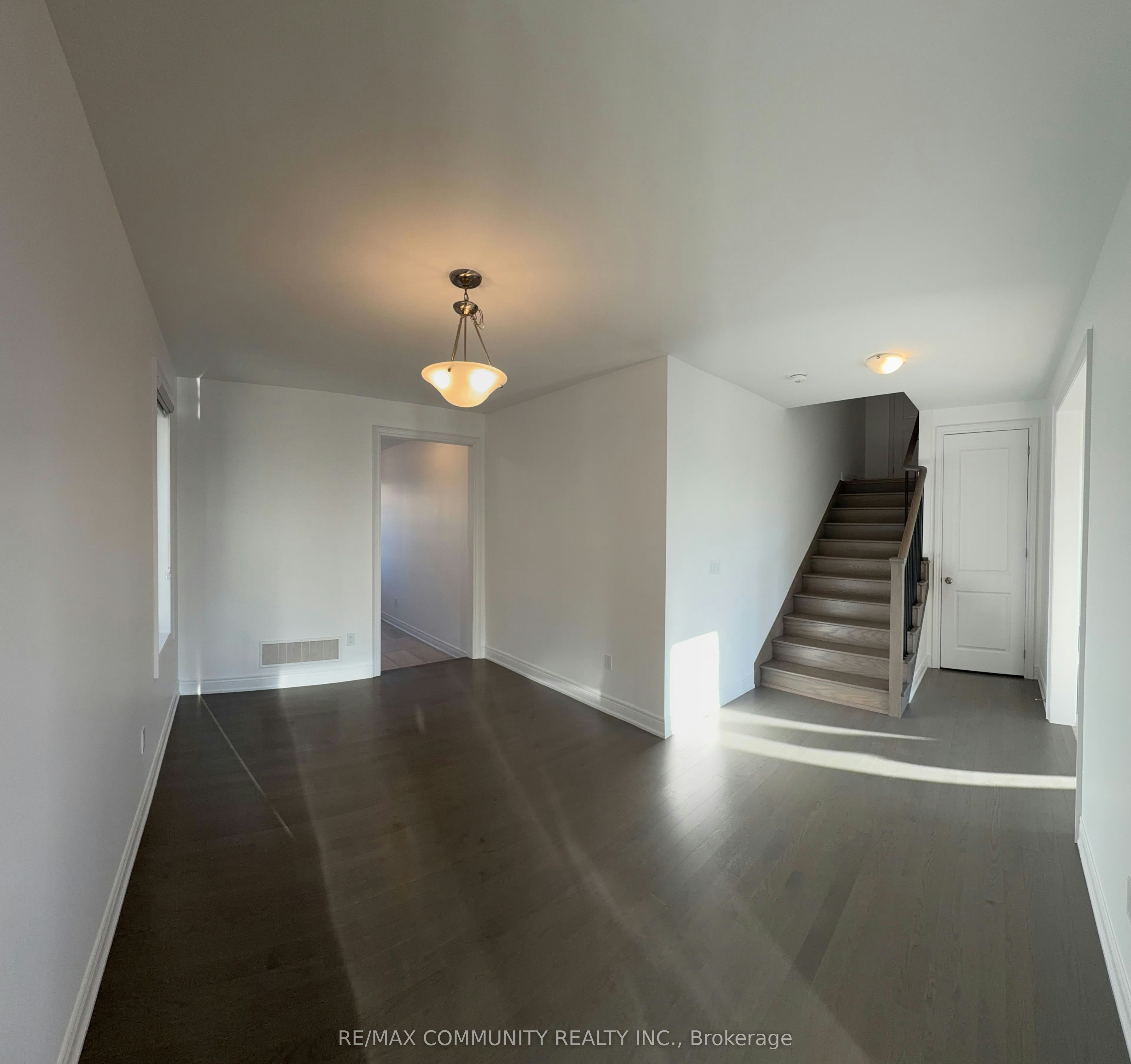 6 Wesley Brooks Street, Clarington, ON, L1B 0W4 - 4