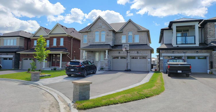 Bsmt-1015 Kingpeak Crescent, Pickering, ON, L1V 2P8