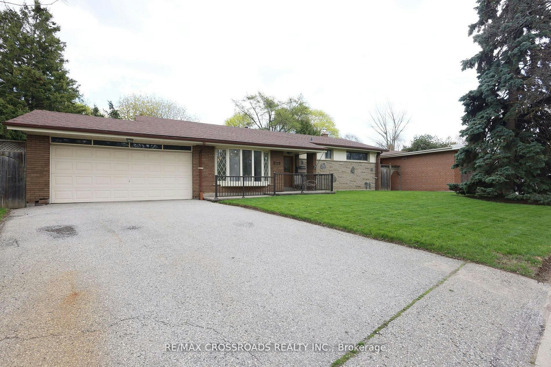 83 Pegasus Trail, Toronto, ON, M1G 3N8