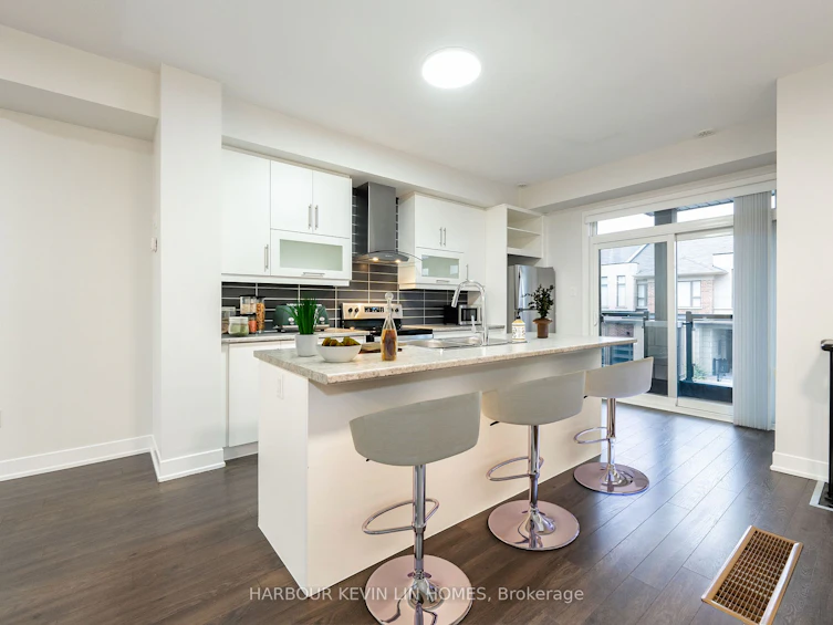 5 Donald Fleming Way, Whitby, ON, L1R 0N8 - 7
