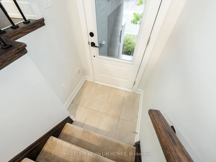 5 Donald Fleming Way, Whitby, ON, L1R 0N8 - 6