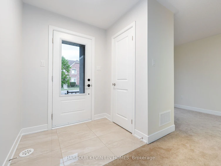 5 Donald Fleming Way, Whitby, ON, L1R 0N8 - 27